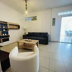 Marina's House 아파트 *